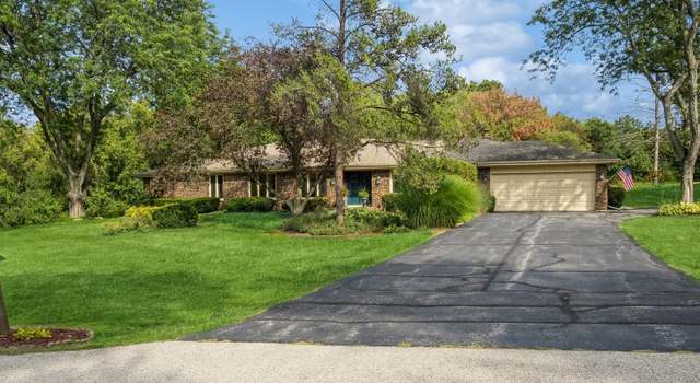 Photo of 2720 Red Barn Rd, Crystal Lake, IL 60012