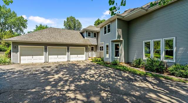 Photo of 638 N Woodfield Trl, Roselle, IL 60172