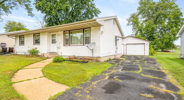 Photo of 1614 W Laurel St, Freeport, IL 61032