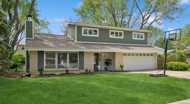 Photo of 223 Hickory Ln, Schaumburg, IL 60193