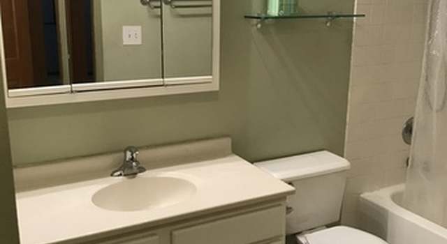 Photo of 75 Kristin Cir #115, Schaumburg, IL 60195