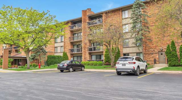 Photo of 77 Lake Hinsdale Dr #206, Willowbrook, IL 60527