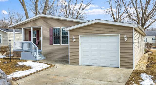 Photo of 1075 Lakewood Rd, Elgin, IL 60123