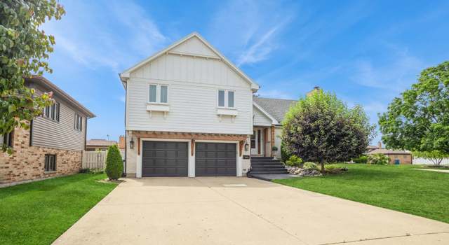 Photo of 6140 Ruby St, Rosemont, IL 60018
