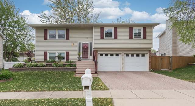 Photo of 1415 W Stone Harbor Dr, Hoffman Estates, IL 60192