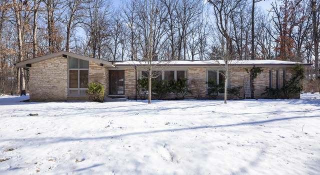 Photo of 1363 Kenilwood Ct, Riverwoods, IL 60015