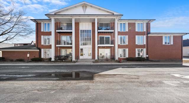 Photo of 5721 Circle Dr #304, Oak Lawn, IL 60453