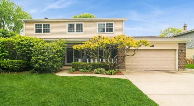 Photo of 1921 E Peachtree Ln, Arlington Heights, IL 60004