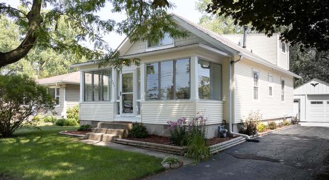 Photo of 585 Kirk Ave, Elgin, IL 60120