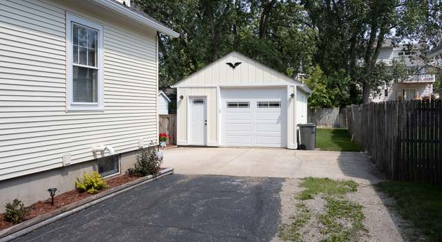 Photo of 585 Kirk Ave, Elgin, IL 60120