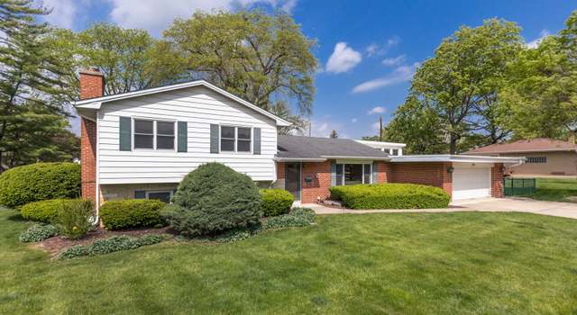 Photo of 815 Santa Maria Dr, Naperville, IL 60540
