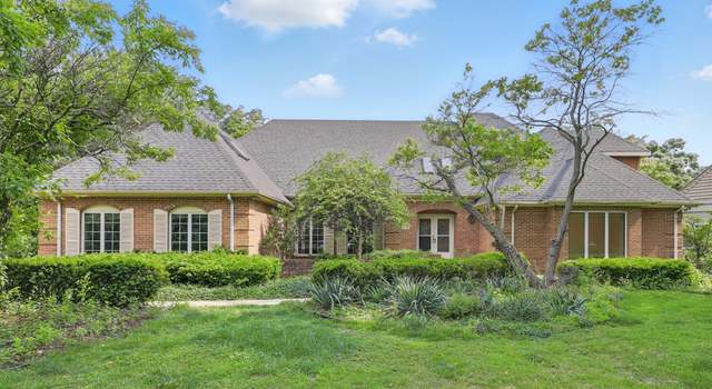 Property at 812 Saint Stephens Grn, Oak Brook, IL 60523, 5 beds, 4.5 baths