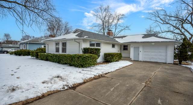 Photo of 804 Normal Rd, Dekalb, IL 60115