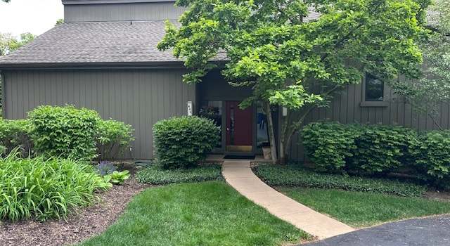 Photo of 640 Old Barn Rd Unit D, Lake Barrington, IL 60010