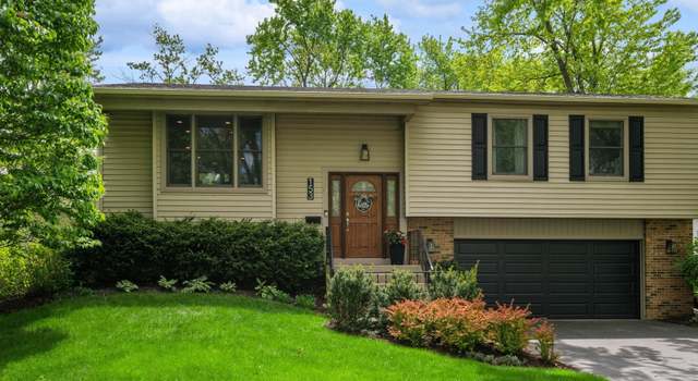 Photo of 153 E Timberlane Dr, Palatine, IL 60067