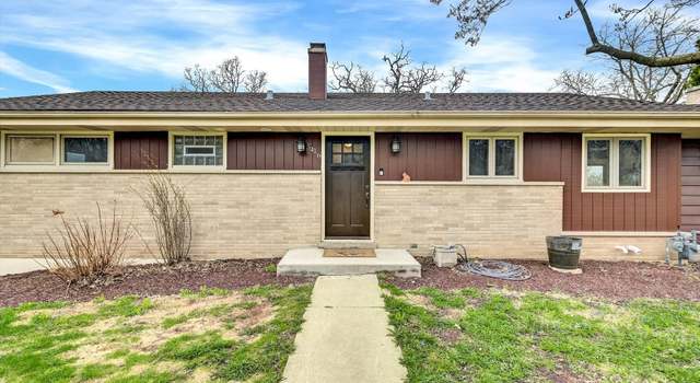 Photo of 5416 Riverview Dr, Lisle, IL 60532