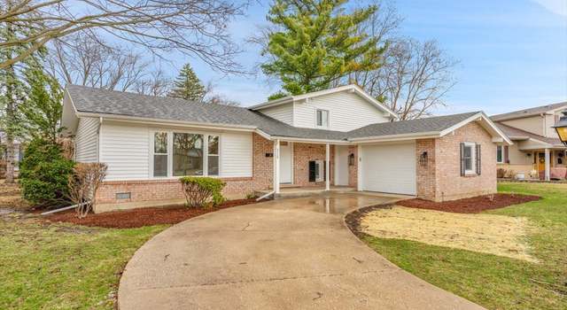 Photo of 2115 N Elizabeth Dr, Arlington Heights, IL 60004