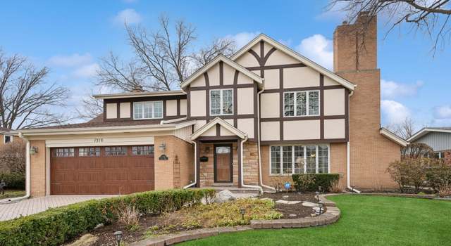 Photo of 1310 W Francis Dr, Arlington Heights, IL 60005
