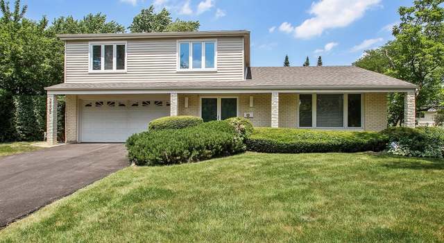 Photo of 3532 Maple Leaf Dr, Glenview, IL 60026