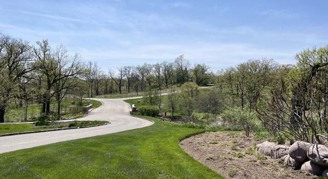 Photo of 1511 W Longwood Dr, Bull Valley, IL 60098