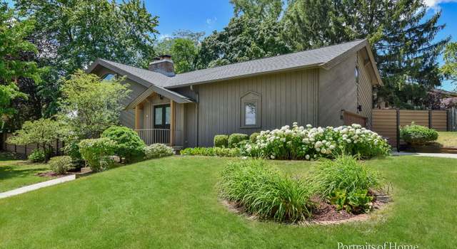 Photo of 8 Bunting Ln, Naperville, IL 60565