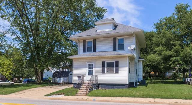 Photo of 704 E Oakland Ave, Bloomington, IL 61701