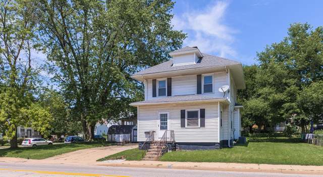 Photo of 704 E Oakland Ave, Bloomington, IL 61701