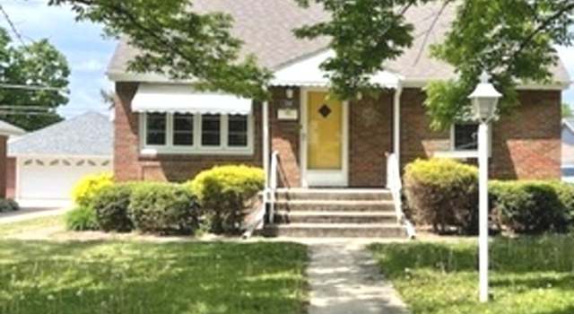Photo of 1707 Highland Ave, Crest Hill, IL 60403