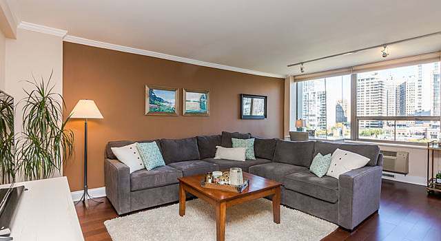 Photo of 1455 N Sandburg Ter #904, Chicago, IL 60610