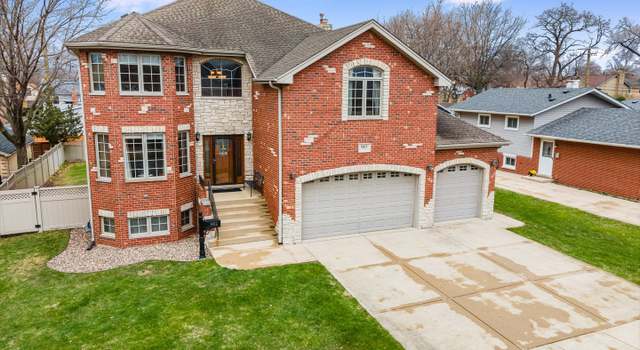 Photo of 9812 Minnick Ave, Oak Lawn, IL 60453