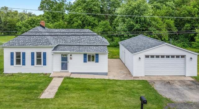 Photo of 819 S Ottawa St, Earlville, IL 60518