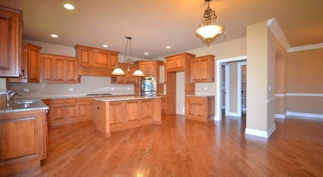 Photo of 1004 Caroline Ct, Naperville, IL 60565
