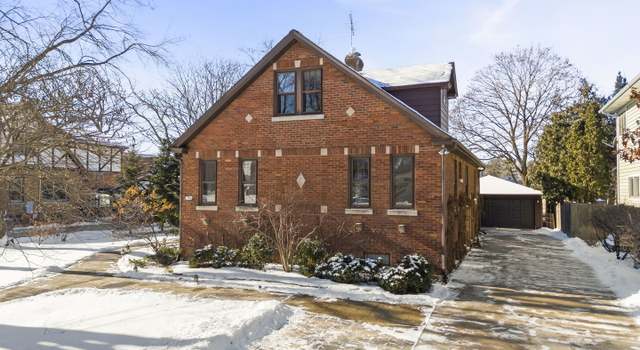 Photo of 702 Howard St, Wheaton, IL 60187