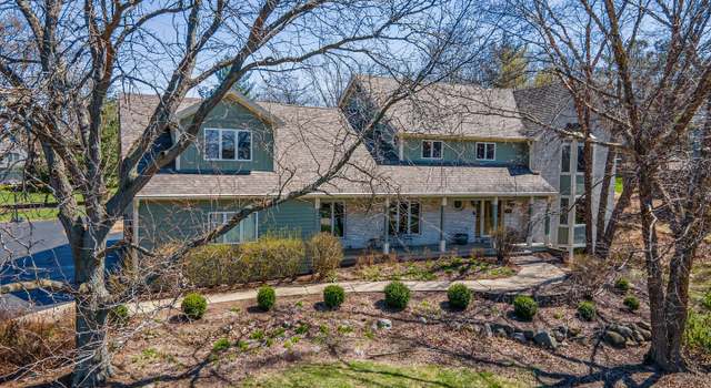 Photo of 4302 Fox Creek Dr, Crystal Lake, IL 60012