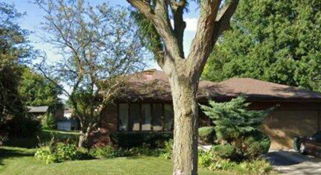 Photo of 424 W 65th St, Westmont, IL 60559