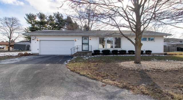 Photo of 103 E Lynn St, Cooksville, IL 61730