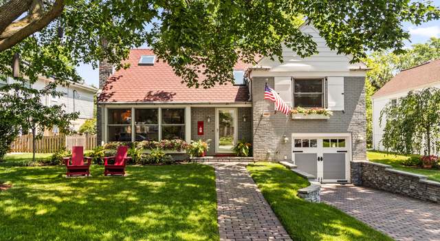 Photo of 9 Williamsburg Ct, Evanston, IL 60203