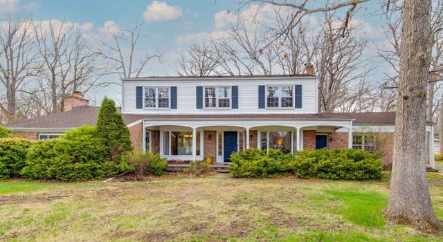 Photo of 31 Berkshire Ln, Lincolnshire, IL 60069