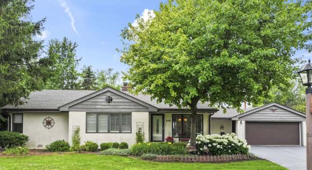 Photo of 216 Hickory Ct, Northbrook, IL 60062
