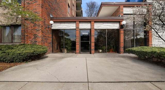 Photo of 9558 Gross Point Rd Unit 401A, Skokie, IL 60076