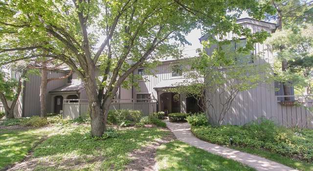 Photo of 196 Shoreline Rd, Lake Barrington, IL 60010