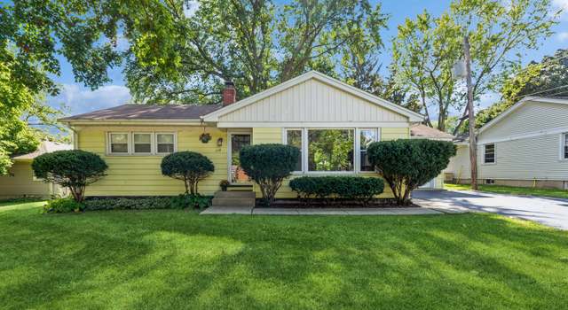 Property at 114 Washington St, Bloomingdale, IL 60108, 3 beds, 2 baths