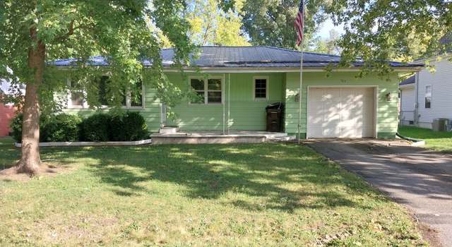 Photo of 107 W Sullivan St, Heyworth, IL 61745