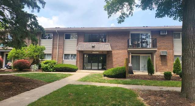 Photo of 2300 Old Tavern Rd #201, Lisle, IL 60532