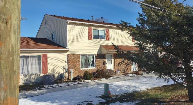 Photo of 1727 Queensbury Cir, Hoffman Estates, IL 60169