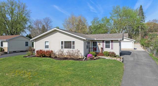 Photo of 5021 N Westwood Dr, Mchenry, IL 60050