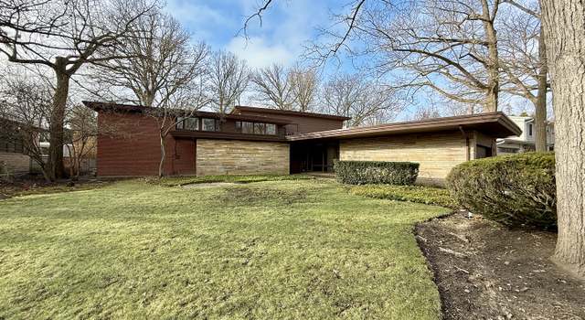 Photo of 94 Oakmont Rd, Highland Park, IL 60035