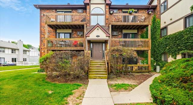 Photo of 413 Berkshire Dr #22, Crystal Lake, IL 60014