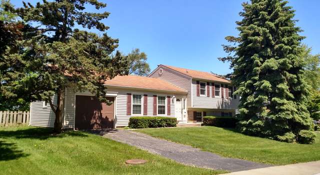 Photo of 1414 AMHERST Dr, Schaumburg, IL 60194