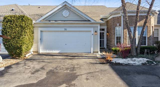Photo of 70 Ashbrook Ct, Grayslake, IL 60030